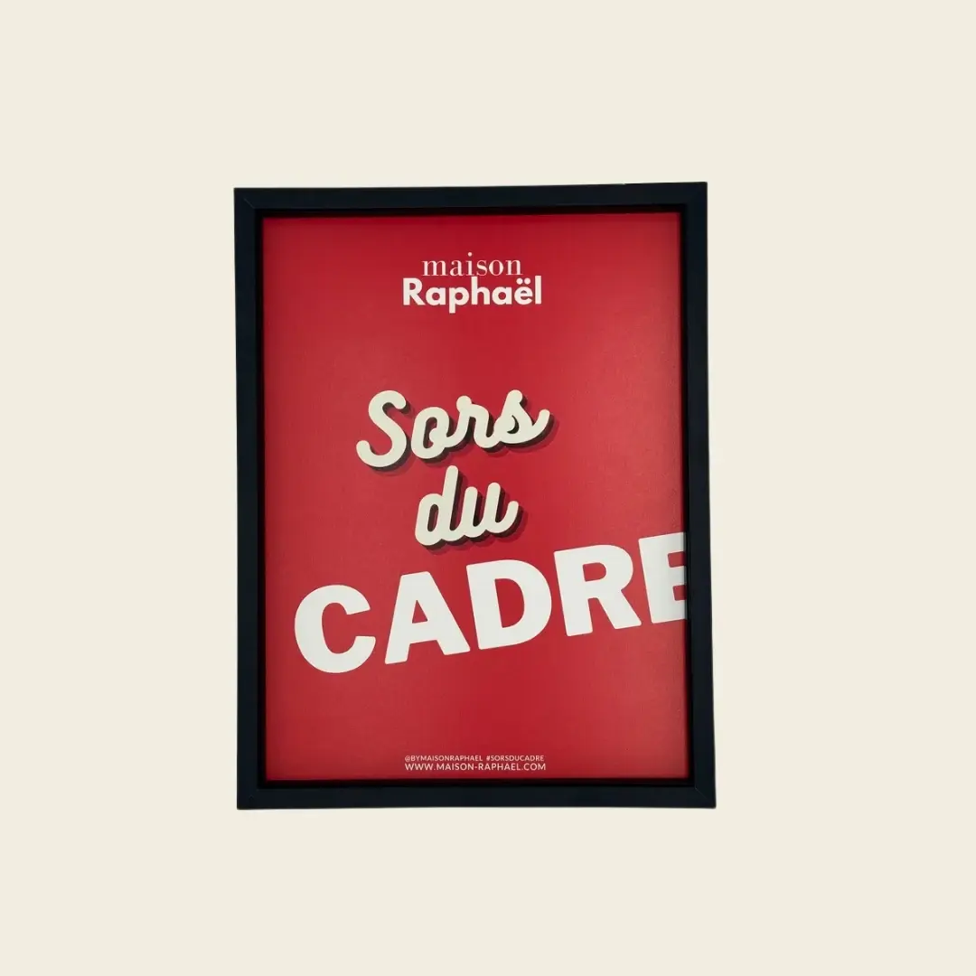 Cadre Eva noir, retour intérieur noir laissant voir la profondeur, affiche rouge